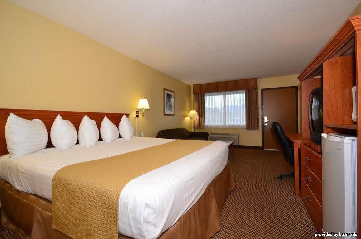 Oakridge Inn & Suites Quarto foto